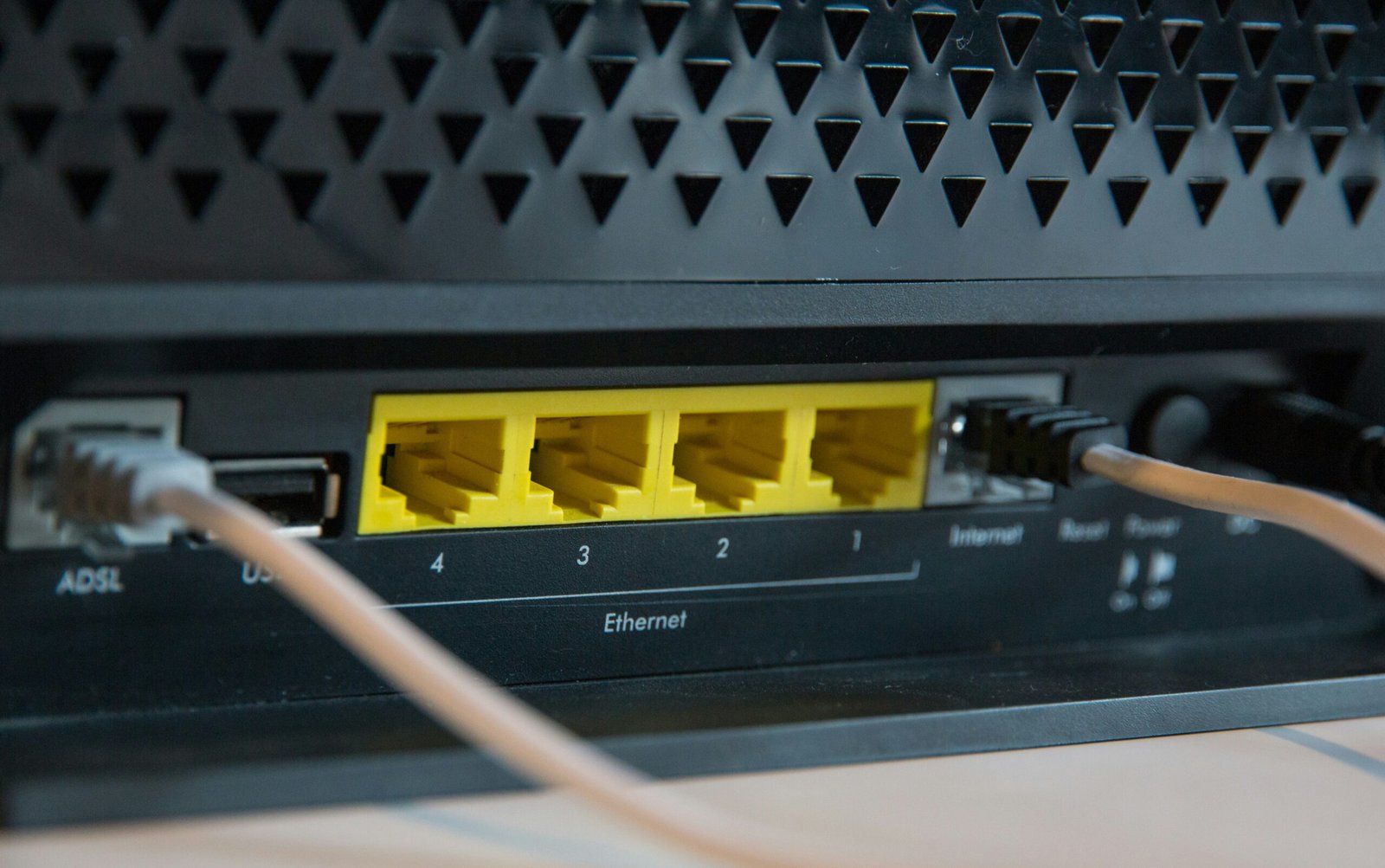 You are currently viewing 8 Perangkat Jaringan Internet yang Wajib Kamu Pahami Sebelum Pasang WiFi!